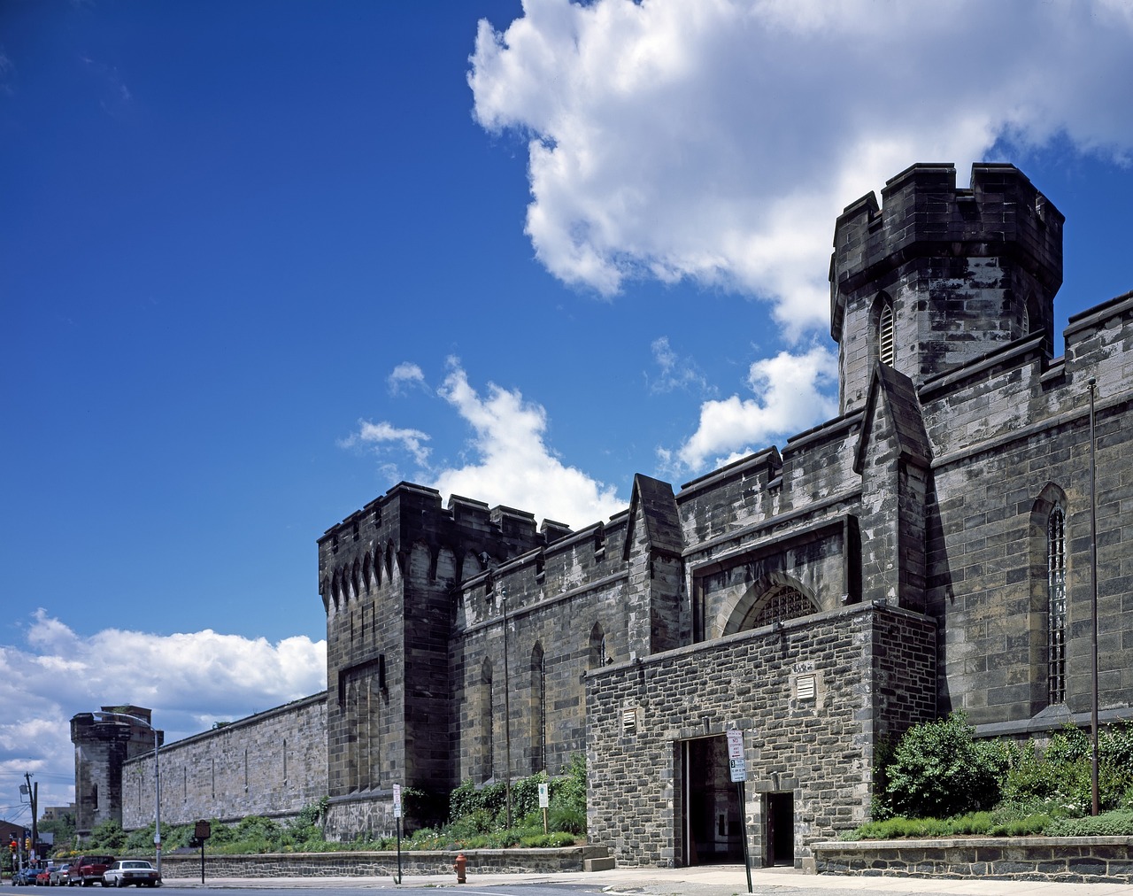 New £400 Million Prison Plagued by Staff, Inmate Issues