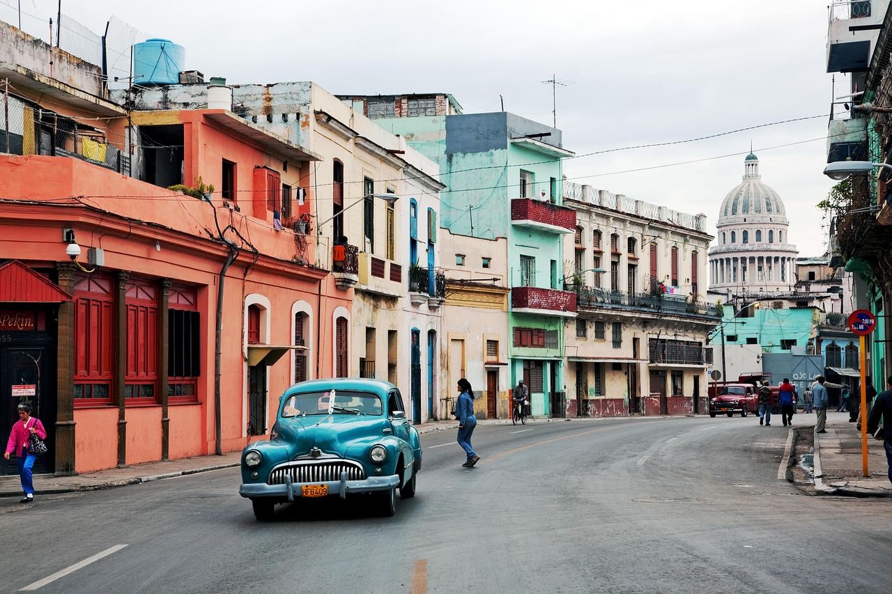 Mexico driver carries baby on car roof